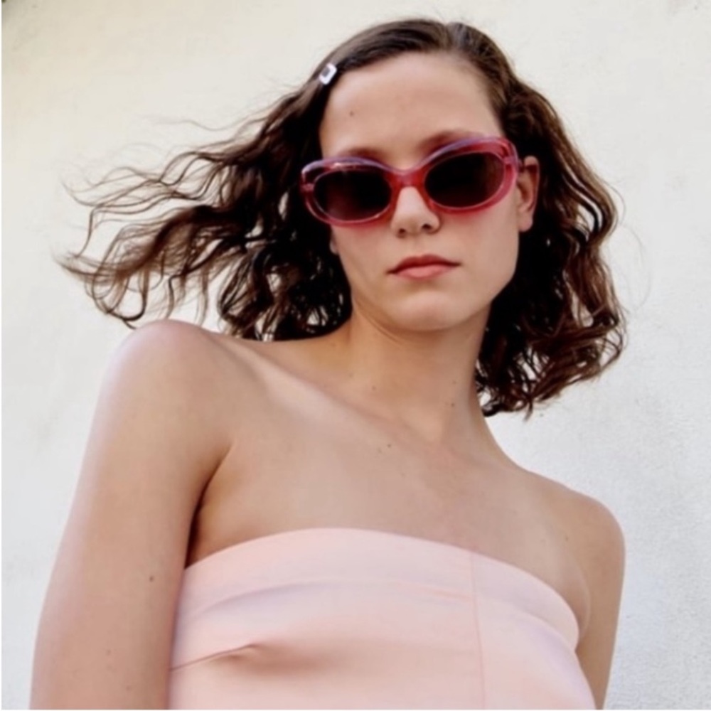 PLASTIC SUNGLASSES